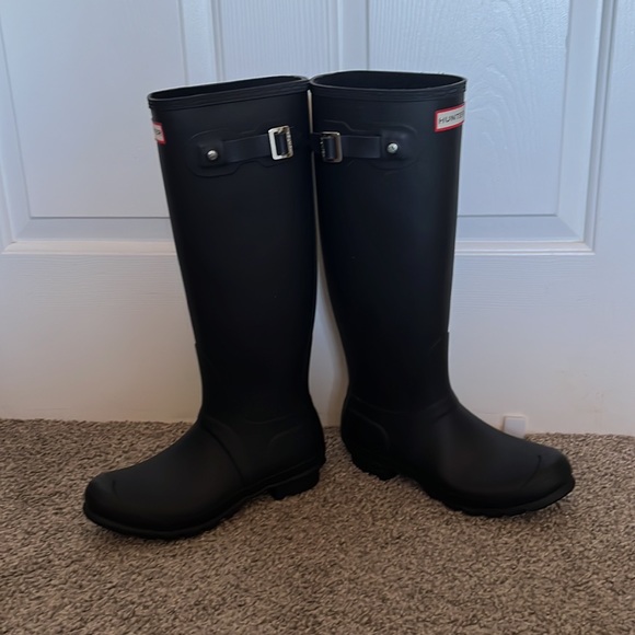 Hunter boots. Women’s size 8 - Picture 5 of 7